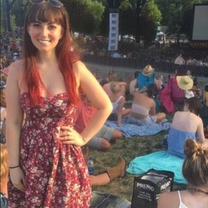 Hi! Welcome to my closest from when I was skinny.